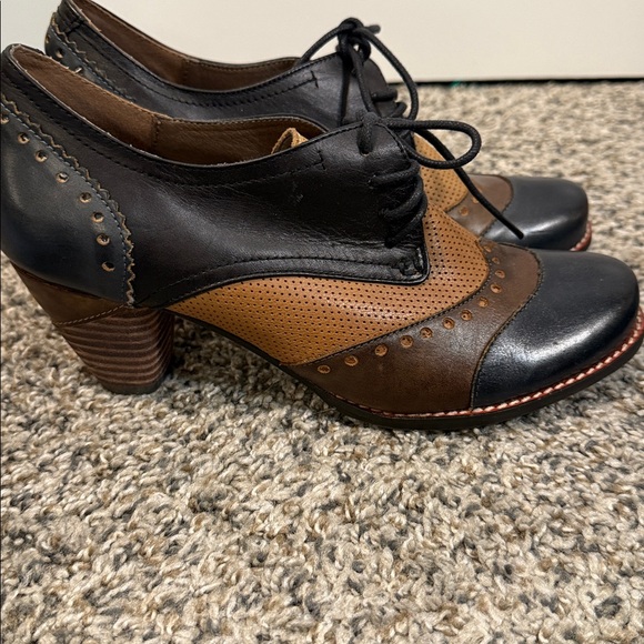 L'Artiste By Spring Step Womens Bardot Derby Oxford Pump -- Navy Multi 38/8 - Picture 2 of 8